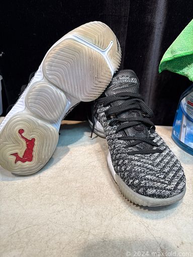 Auction 106097 (2 of 4)