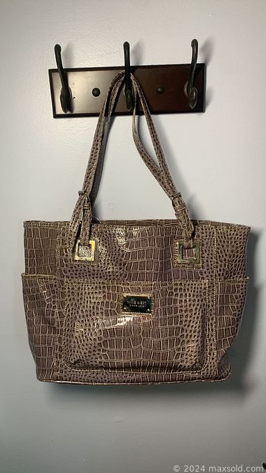 Auction 117208 (1 of 4)