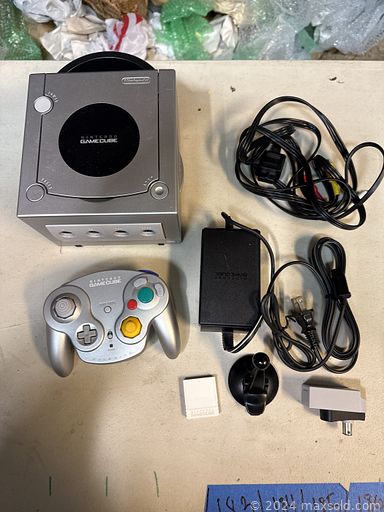 MaxSold Auction: This online auction features refrigerator/freezer, kitchen island, table lamps, video game consoles & games, costume jewelry, home hardware, beauty appliances, NIB farmhouse sinks, small kitchen appliances, daybed, games, skis, pet products, holiday decorations, toys, children’s books, outside toys, and much, much, more!!!