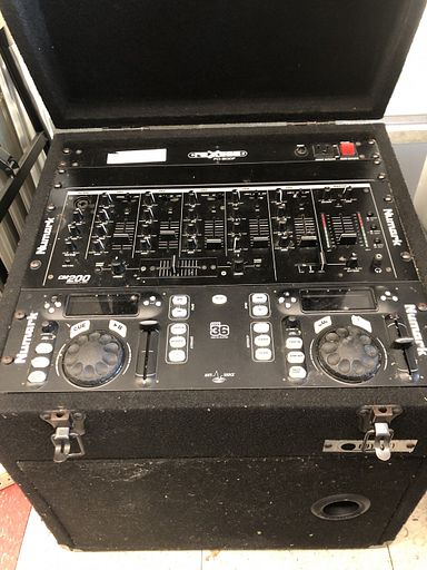 MaxSold Auction: This online auction features new items such as small kitchen appliances, humidifier, massagers, beauty products, fitness gear, hoverboard, and sewing machine, Sentry safes, radiator heaters, amplifiers, bikes, guitars, musical instruments, video game consoles, power station, Goebel porcelain figurines, and much, much, more!!!