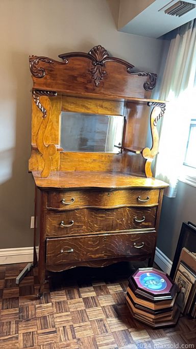 MaxSold Auction: This online auction features antique furniture, 4 poster bed, area rug, pin collection, Royal collectibles, collector spoons, Sadler teapot, DVDs, antique dolls, milk glass, collector plates, and more!