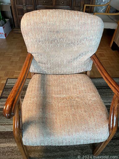 MaxSold Auction: This online auction features 43” Samsung TV, Danby freezer, furniture such as vintage dressers, console table, couch, dining table with chairs and cabinets, lamps, glassware, home decor, CDs, DVDs, Royal Doulton, dishware and much more!