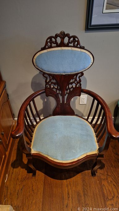 MaxSold Auction: This online auction features outdoor bistro set, BMP, collector plates, video game console & games, Royal Doulton figurines, vintage typewriter, teacup/saucer sets, Snowbabies, collectible thimbles, small kitchen appliances, TV, cedar chest, office suite, sewing machine, leather chair, yard tools, and more!