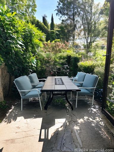 MaxSold Auction: This online auction includes furniture such as a dining room set, bar stools, sectional sofa, dresser, king-sized bed, desk, console table, patio furniture and others, outdoor decor, kitchenware, lamps, curtain, telephone and more!