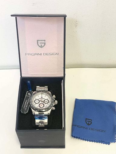 MaxSold Auction: This online auction includes clothing, shoes, accessories, home supplies, arts and craft supplies, wall art, toys, kitchenware, Hockey cards, Dyson parts, electronics, floral decor, decals, Raspberry Pi, Disney glasses, Tupperware, gym accessories, lamps and many more!