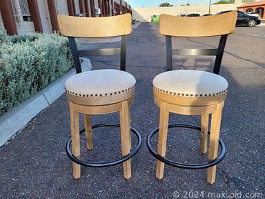 MaxSold Auction: This online auction features home decors, toys, glass decanters, water filter gravity bag, dog collar, aroma diffuser, kitchen items, guitar, pet stroller, a corner shelf, bar stools, rug, and electronics, books, sunglasses, folding chairs, games and much more!