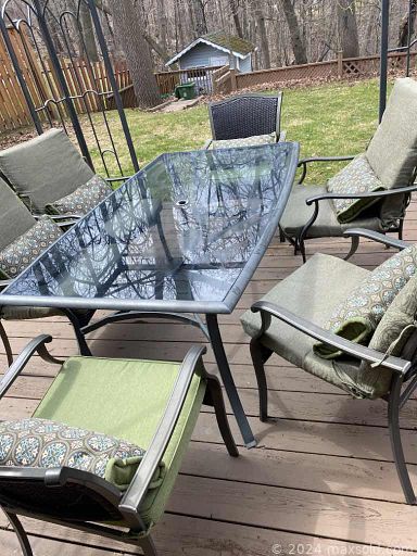 MaxSold Auction: This online auction features Hot Wheels, Mikasa crystal ware, furniture such as maple dining set, maple hutch, La-Z-Boy recliner, and shelving units, dishware, Ryobi lawn mower, Kenmore barbecue, vintage lamps, small kitchen appliances, framed prints, children’s toys, Christmas decor, power tools and much more!