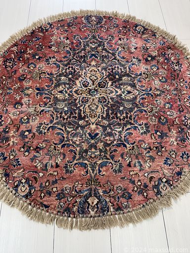 MaxSold Auction: This online auction features Persian rugs & runners from Hamadan, Arak, Zanjan, Tabriz, Mashhad, and more!