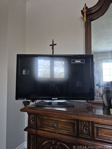 MaxSold Auction: This online auction features outdoor bistro set, BMP, collector plates, video game console & games, Royal Doulton figurines, vintage typewriter, teacup/saucer sets, Snowbabies, collectible thimbles, small kitchen appliances, TV, cedar chest, office suite, sewing machine, leather chair, yard tools, and more!