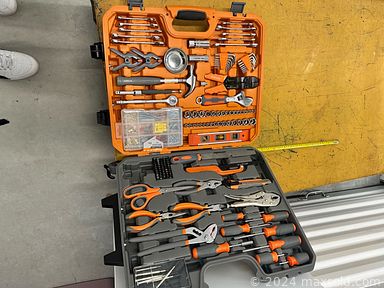 Auction 100733 (1 of 4)