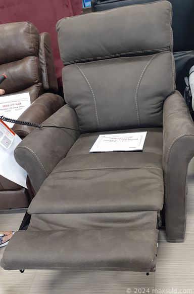 MaxSold Auction: This online Charity/Fundraising auction features new items such as Ninja Foodi, float tube, fishing gear, school supplies, Swarovski earrings, Gazebo, Scentsy warmers, and ceramic vase,  Shawna Holmlund artwork, gift certificate, collector plates, autographed Canadiens Jersey, power recliner and much more!