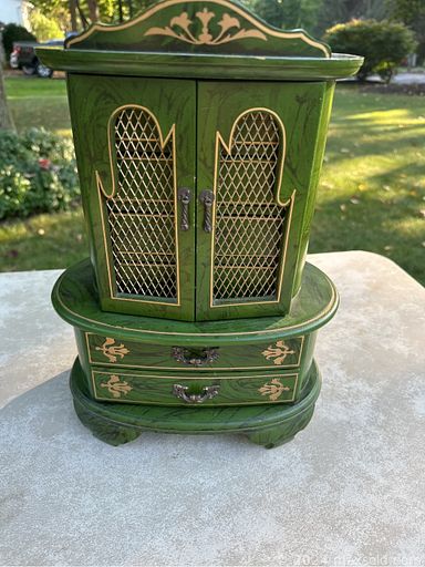 MaxSold Auction: This online auction includes vintage Fenton glass, Beanie Babies, 1970s enamelware, vintage Tupperware, kitchenware, small kitchen appliances, teapot lamp, bird feeder, Chicago bench grinder, PS2 video games, costume jewelry, button covers, linens, seasonal decor, Dept 56 figurines, magazines, cleaning tools, chairs, Prestige jewelry box, Toshiba TV, Fitbit watch, Craftsman rolling toolbox and much more!