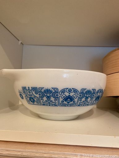 MaxSold Auction: This online auction features buffet, Royal Doulton fine bone china, kitchenware, dishes, tables, lamps, artwork, electronics, decorative items, glassware, dresser, camera and accessories, turn table, filing cabinet, sewing supplies, art supplies, office supplies, vacuum, trading cards, luggage and much more!