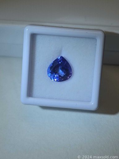 MaxSold Auction: This online auction features loose gemstones, including sapphires, opals, emeralds, tanzanites, aquamarines, spinels, garnet, heliodor, and more!
