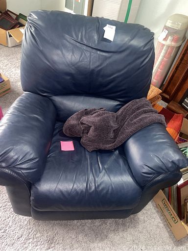 MaxSold Auction: This online auction features crystal ware, silverplate, Ty Beanie Babies, signed art, above ground pool, furniture such as leather couch, upholstered sofas, armchairs, dining table, and server, small kitchen appliances, lamps, children’s toys, garden fountain, glassware, Christmas decor, DVDs, CDs, records, shelving units, books and much more!