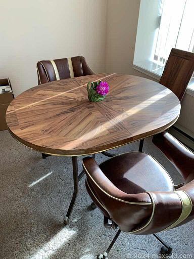 MaxSold Auction: This online auction features Delft, Villeroy and Boch, retro dining tables with chairs, marble top side tables, vinyl records, Blue Mountain Pottery, small kitchen appliances, cookware, ceramics, office supplies, lamps, costume jewelry, and much more!