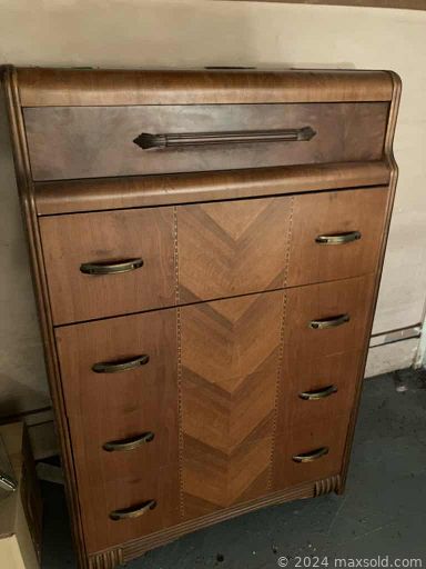 MaxSold Auction: This online auction features collector plates, signed Keirstead paintings, Swarovski crystals, furniture such as electric recliner, mirrored dresser, sofa table, side tables, and dining chairs, Christmas decor, DVD players, glassware, costume jewelry, lamps, Yamaha keyboard, LPs and much more!