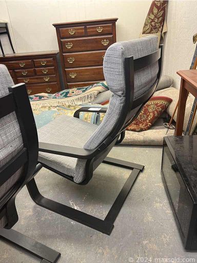 MaxSold Auction: This online auction features armchairs, shelving units, small kitchen appliances, streamer trunks, framed wall art, weight bench, dog crates, vintage bicycles, printer, vinyl records, antique sewing machines, table lamps, board games, Longaberger, studio pottery, skis, men’s & women’s clothing, DVDs, dressers, doll houses, drop leaf tables, stereo components and much more!