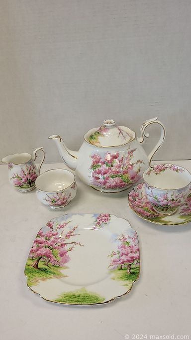 MaxSold Auction: This online auction includes jewelry, accessories, coins, storage totes, wine rack, mantle clock, decorative plates, miniature frogs, TV wall mount, wall art, pottery, Limoges and other china, ceramics, Delftware, Yashica camera, Pyrex, teak nesting tables, Rogers Brother flatware, Raku pot and more!