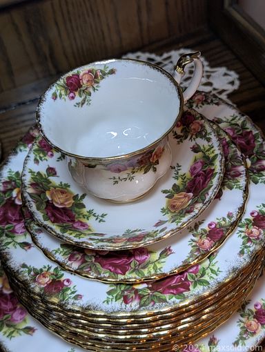 MaxSold Auction: This online auction features cookie jar, art glass, patio furniture, angel collection, bar stools, souvenir spoon collection, puzzles, porcelain figurines, Blue Mountain Pottery, decanters, wooden statues, S & P shakers, teacup/saucer sets, jewelry, vintage dolls, men’s clothing, coins, BBQ grill, vinyl records, power & hand tools, power washer, fishing gear, and much, much, more!!!