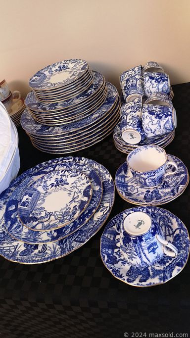 MaxSold Auction: This online auction features furniture such as a dresser, bedframe, bookcase, shelving units, patio table, chairs, benches, trellis, occasional table, cabinets and others, Kawai piano, leather coats, accessories, vases, cameras, Royal Crown Derby dinnerware, Royal Doulton Bunnykins, Denby plates, collector’s plates, silverware, kitchenware, small kitchen appliances, wall art, books, home hardware, electronics, office supplies, sewing machine, vintage microscope, jewelry, linens, seasonal decor, Toro snowblower, games, toys, garden tools, step ladder, shop vac, tools and much more!