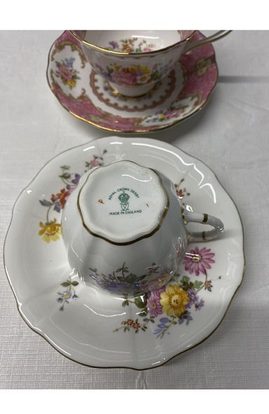 MaxSold Auction: This online auction features collectible spoons, carved wood ducks, baking necessities, small kitchen appliances, kid\'s books, office supplies, chicken collection, perfume bottles, antique silver vanity set, pet products, bartender supplies, teacup/saucer sets, vintage hall tree, area rug, bike, hope chest, soapstone carvings, and much more!!