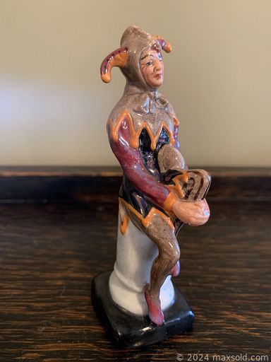 MaxSold Auction: This online auction features Pez dispensers, Royal Copenhagen plates, vintage Amber glass, Royal Doulton figurines, vintage enameled vases, soapstone carving, vintage insulators, milk glass, art glass, jade carvings, vintage biscuit barrels, Limoges, wood carvings, Toby mugs, Cranberry glass, vintage ashtrays, vintage Royal Haeger pottery, The Royals memorabilia, antique bottles, oil lamps, table lighters, Hummels, Carnival glass, decanters, Lladro figurines, decorative spoons, Blue Mountain Pottery, comics, fishing gear, sports trading cards, teacup/saucer sets, sports collectibles, perfume bottles, Moorcroft, vintage cedar chest, vintage tins, and much, much, more!!!