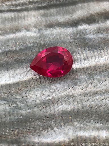 MaxSold Auction: This online auction features loose gemstones such as tourmalines,  opals, citrines, topaz, ammolite, jadeite, garnets, diamonds, rubies, peridots, and much, much, more!!!