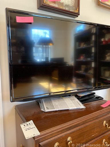 MaxSold Auction: This online auction features 52” Sharp TV, Limoges, Wedgwood, Swarovski, Vera Bradley, Annalee figures, grandfather clock, antique books, furniture such as wooden dining table, wingback chairs, hutch, nesting tables, reclining loveseat and chest of drawers, area rugs, costume jewelry, glassware, CDs, DVDs, home decor, lamps, small kitchen appliances, handbags, office supplies and much more!