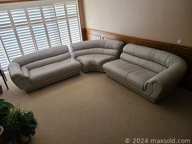 MaxSold Auction: This online auction features musical equipment such as a Kawai electric organ and a drum kit, furniture such as buffet with hutch, sectional sofa, and Kaufman leather sofa, home décor such as brassware, pewterware, ceramics, crystal, grandfather clock, and framed art, fashion such as leather coats, boots, wedding dress, and winter coats and much more!