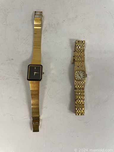 MaxSold Auction: This online auction includes wall art, Avon figures, Royal Chelsea and other china, lanterns, jewelry boxes, stationery, vintage irons, scarves, seasonal decor, bedding, jewelry, accessories, clothing and much more!