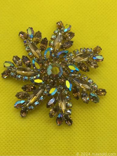 MaxSold Auction: This online auction features decanter set, saxophones, vintage jewelry, binoculars, watches, stamp collection, Sherman jewelry, coins, banknotes, milk glass lamps, crocks, teacup/saucer sets, antique double inkwells, vintage nesting dolls, pocket watches, Royal Doulton figurines, depression glass, horse brasses, Goebel figurines, vintage postcards, Richard Wolf paintings, sports figures, Terminator collectibles, and much, much, more!!!