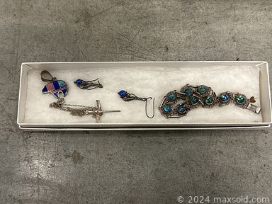 MaxSold Auction: This online auction features costume jewelry, watches, vintage cameras, vintage toys, sewing supplies, hand tools, vintage games, fishing gear, men’s & women’s clothing, coins, silver jewelry, golf clubs, bikes, Pokémon collectibles, and much, much, more!!!