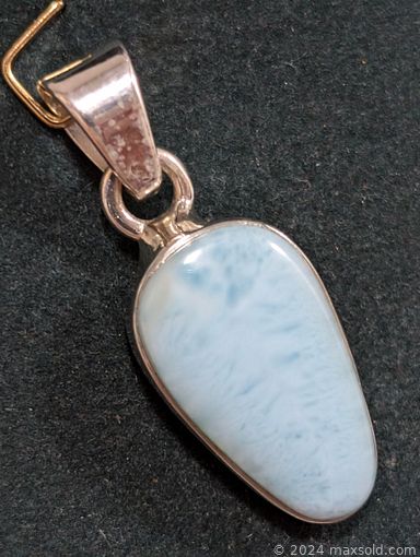 MaxSold Auction: This online auction features gemstone jewelry, silver jewelry, jeweler’s loupes, ring boxes, coins, jewelry findings, and loose gemstones such as quartz, peridots, opals, rubies, emeralds, sapphires, tanzanites, garnets, and much, much, more!!!