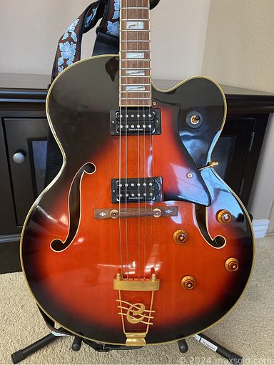 MaxSold Auction: This online auction includes furniture such as a leather sofa, wood side tables, leather chair, ottoman, glass dining table, TV stand, baker’s rack, four-poster bed, wood desk, office chair, wood bookcase, Broyhill sofa and others, Epiphone electric guitars, decor, kitchenware, small kitchen appliances, lamps, linens, cleaning supplies, Lionel and American Flyer trains, Marilyn Monroe memorabilia, books, weightlifting benches, plastic tubs, seasonal decor, cameras, Callaway golf clubs, electronics, wall art, Van Briggle pieces, McFarland sports figures, vintage toys, Member’s Mark 4 burner grill and more!