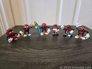 MaxSold Auction: This online auction includes a coffee table, dresser, credenza, animated Santa and Mrs. Claus, wall hangings, books, headsets, coke items, Starburst mirror, MCM clown bust, toys, DVDs, linens, SaunaTek vests, pedal exerciser and much more!