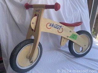 MaxSold Auction: This online auction includes furniture such as a ladder desk, shelving unit, coffee table, bar stool, wood coffee table and others, Diggs collapsible dog crate, clothing, accessories, rugs, mini fridge, ski accessories, Express wagon, Everyoung folding treadmill, kitchenware, small kitchen appliances, toys, books, wall art, camping equipment, pushmower, sun umbrella and more!