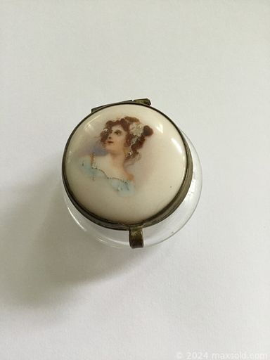 MaxSold Auction: This online auction includes jewelry such as earrings, pendants, brooches, necklaces, bracelets, bead charms, bangles and more!