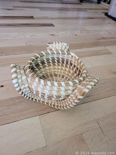 MaxSold Auction: This online auction features art glass, Star Wars collectible, VHS movies, stamps, puzzles, vintage ceramic figures, mantle clocks and much more!