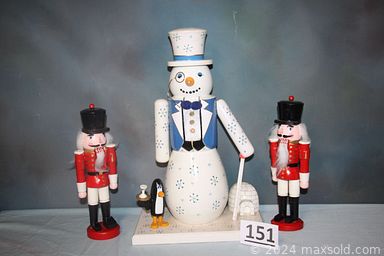 MaxSold Auction: This online auction includes seasonal decor such as snowmen, ornaments, wreaths, wall art, holiday jewelry, Christmas china, Christmas cards, stuffed reindeers, pillows, bulbs, Royal Copenhagen china, Wedgwood, Precious Moments figures and much more!