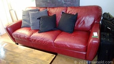 MaxSold Auction: This online auction features hand tools, exercise equipment, office supplies, desk chairs, Men\'s jackets, cedar chest, patio furniture, guitar amp, Thule bike rack, upright piano, small kitchen appliances, bunk beds and much more!