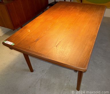 MaxSold Auction: This online auction features teak furniture, fabric art, Swiss chateau china, vintage musical instruments, leather jackets, men’s suits, office supplies, dash cams, leather furniture, small kitchen appliances, refrigerator, yard tools, vinyl records, and much, much, more!!!