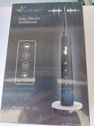 MaxSold Auction: This online auction features new products such as earbuds, massagers, pet products, sports trading cards, drones, headphones, smart watches, beauty appliances, massagers, computer accessories and much more!