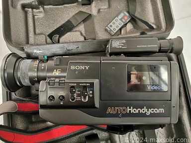 MaxSold Auction: This Charity/Fundraising online auction features jewelry, watches, DVDs, CDs, sports equipment, pottery planters, vinyl records, suit of armour, power tools, toys, glass art, speakers, pottery clay, video games, bike, small kitchen appliances and much more!