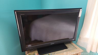 MaxSold Auction: This online auction includes Sony Bravia TV, Lionel trains, Wedgwood, furniture such as end tables, wood cabinets, wood armoire, recliner, and vintage headboards, area rugs, home decor, small kitchen appliances, office supplies, trampoline, Spalding basketball hoop and much more!