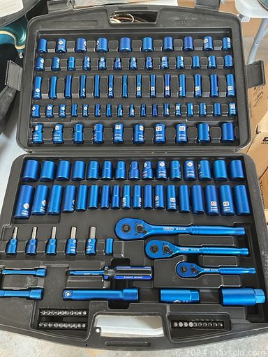 MaxSold Auction: This online auction includes Sony 24 track analog, recording and mixing equipment, vintage amplifiers, hand tools, Eastwood electric guitar, Skylark violin, equipment stands, office chairs, CDs, and more!