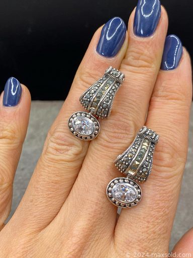 MaxSold Auction: This online auction includes jewelry such as rings, necklaces, bracelets and more!