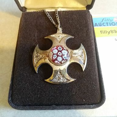 MaxSold Auction: This online auction features sterling silver jewelry, antique satsuma vase, vintage copper art, sewing machine, teacup/saucer sets, vintage copper tin molds, vinyl records, art glass, office supplies, and much, much, more!!!