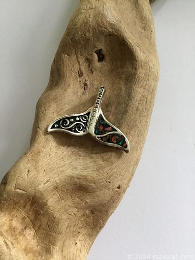 MaxSold Auction: This online auction includes jewelry such as earrings, pendants, brooches, necklaces, bracelets, bead charms, bangles and more!