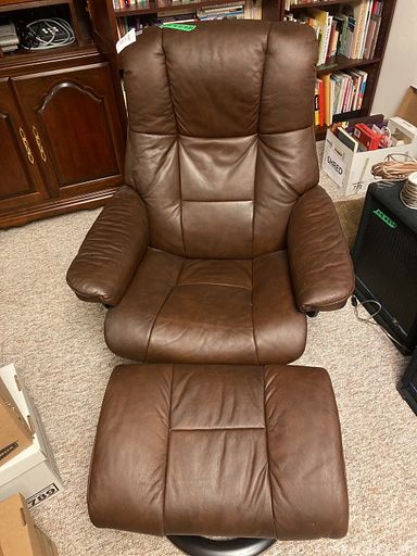 MaxSold Auction: This online auction features furniture such as a leather swivel chair, shelving units, Windsor chairs, coffee table, side table, Danish office chair, curio cabinet and others, kitchenware, small kitchen appliances, sterling silver flatware, hand saws and other tools, Christmas decor, Precious Moments, cleaning supplies, desk lamps, candelabra, vintage cameras, prints and much more!